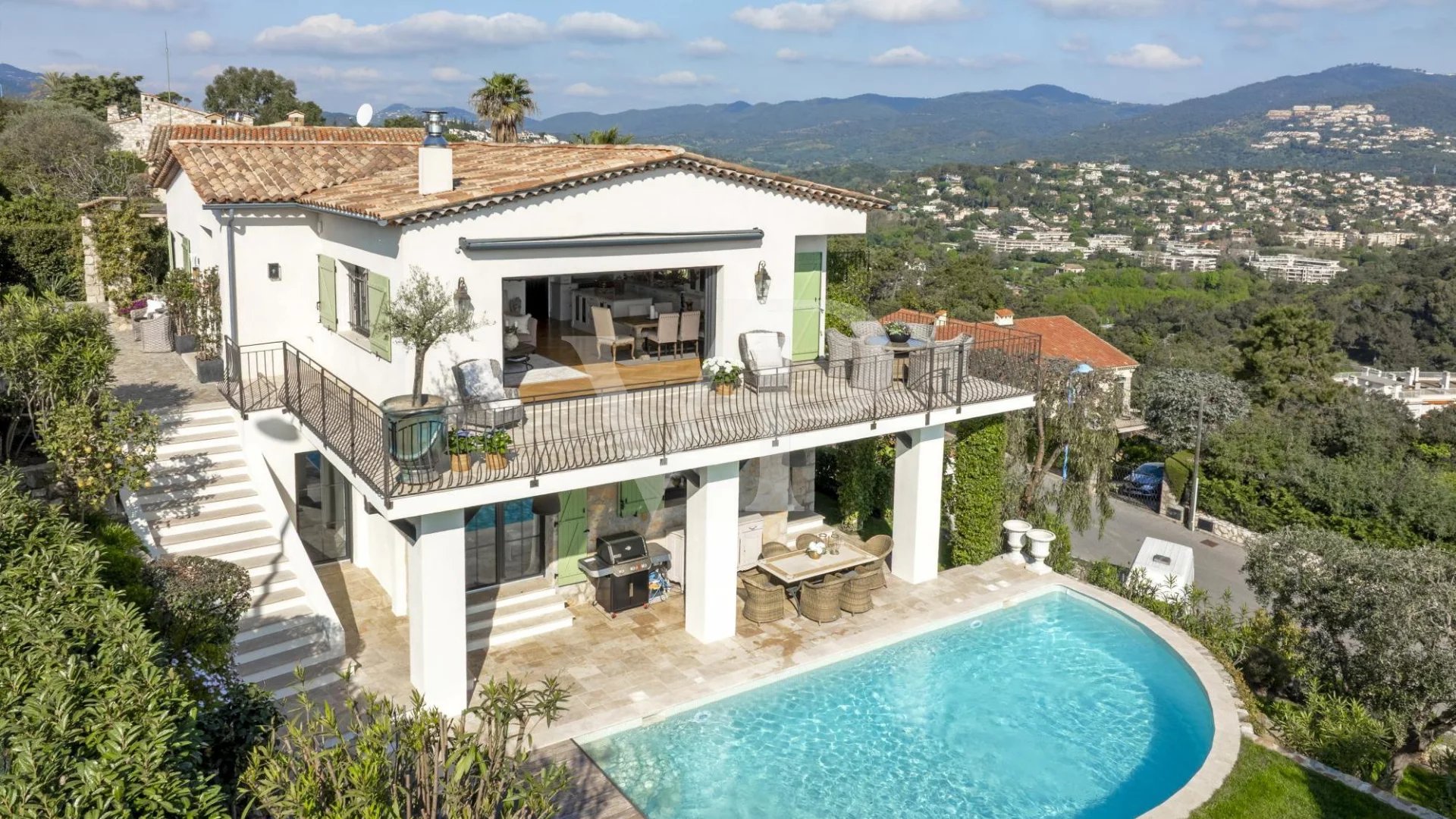 von_poll_real_estate_property_85942121_image_0