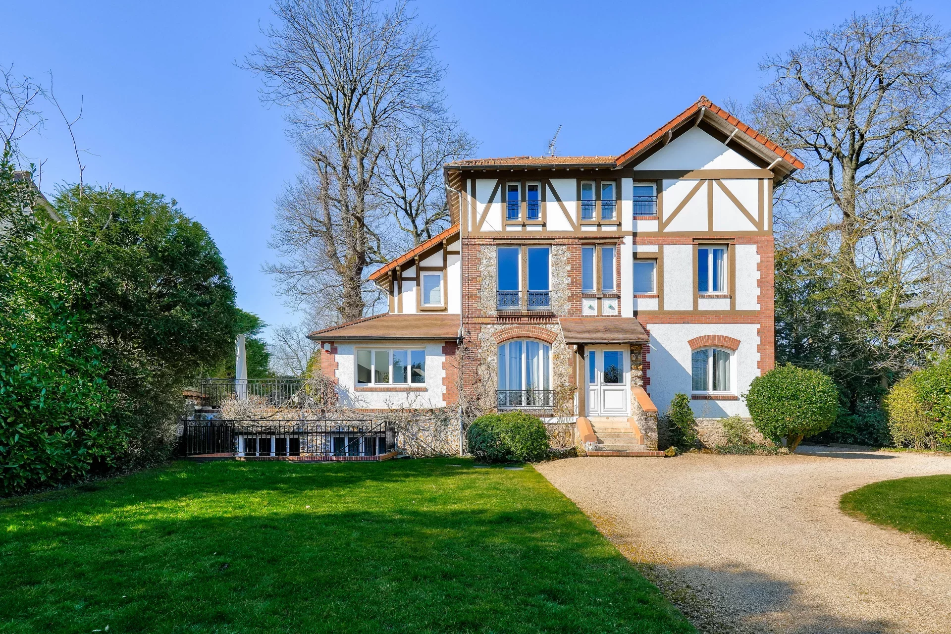 Garches - PLATEAU DE CAZES